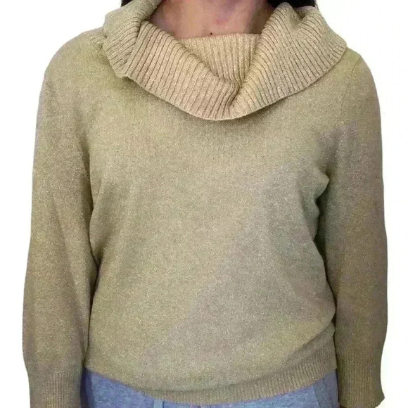 ⚜️🌟OFF-THE-SHOULDER GOLDEN SHIRT🌟⚜️ - Picture 4 of 4